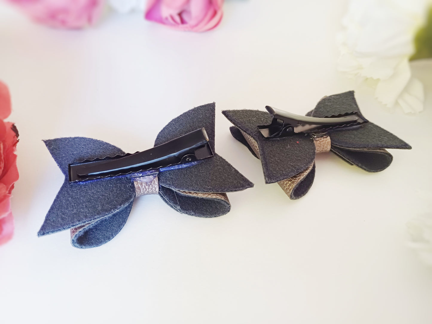 Cléo, butterfly clips