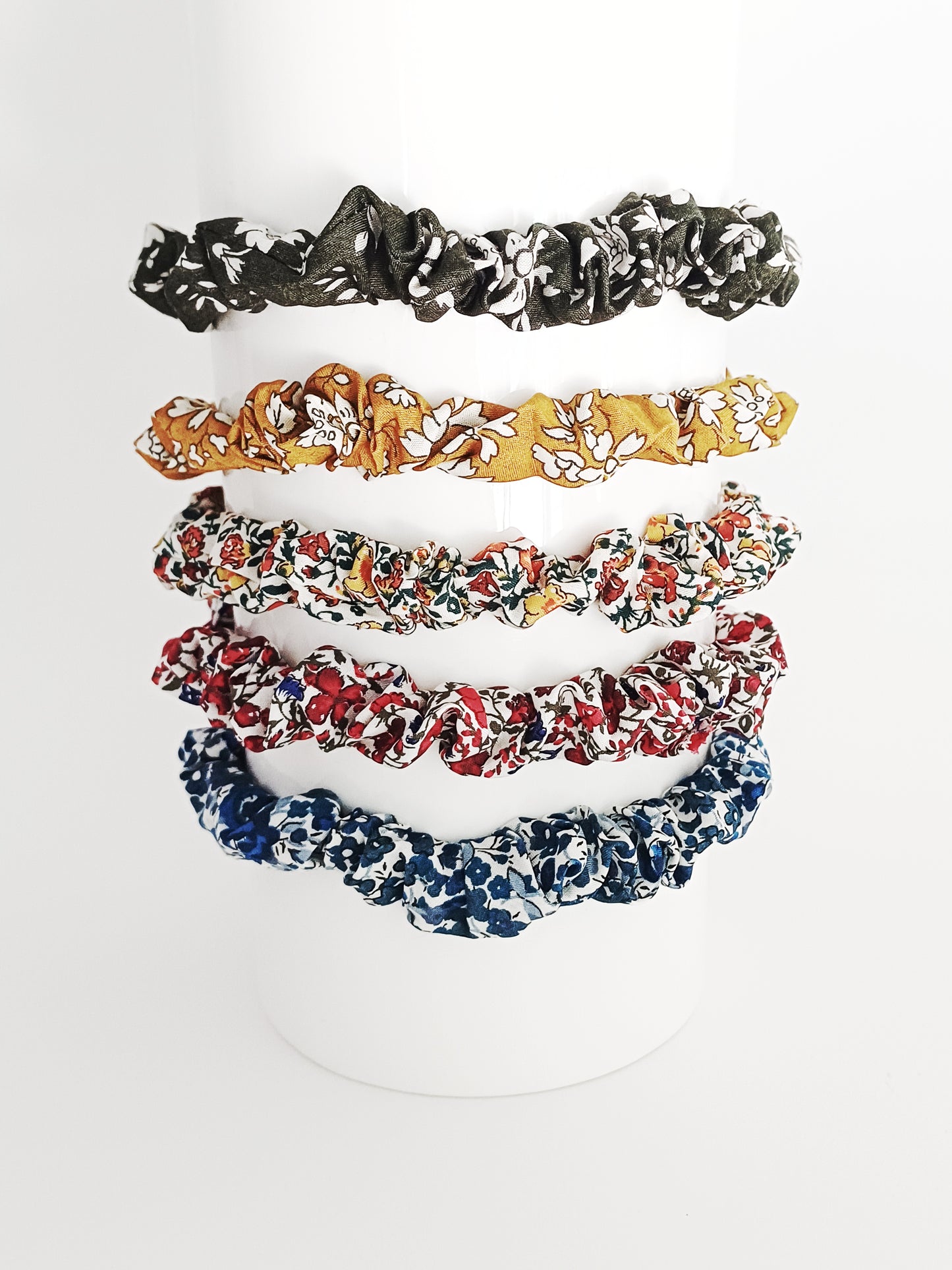 Lucy, le skinny scrunchie en tissu Liberty