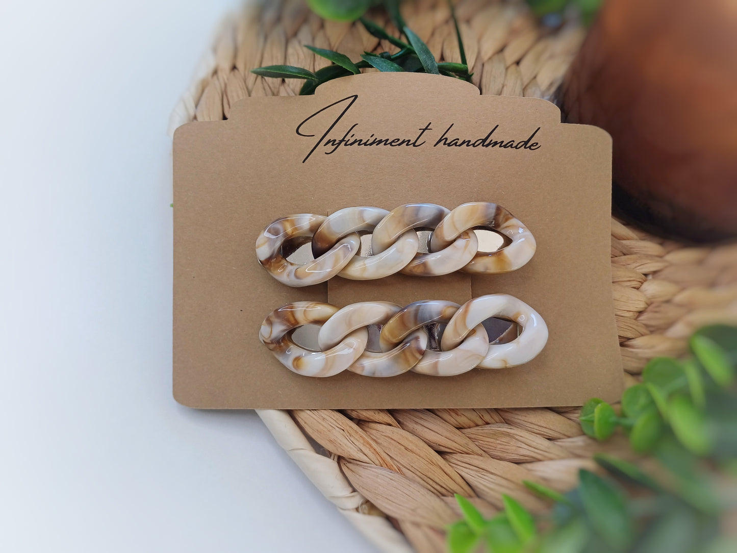 Chantal, les barrettes chaines