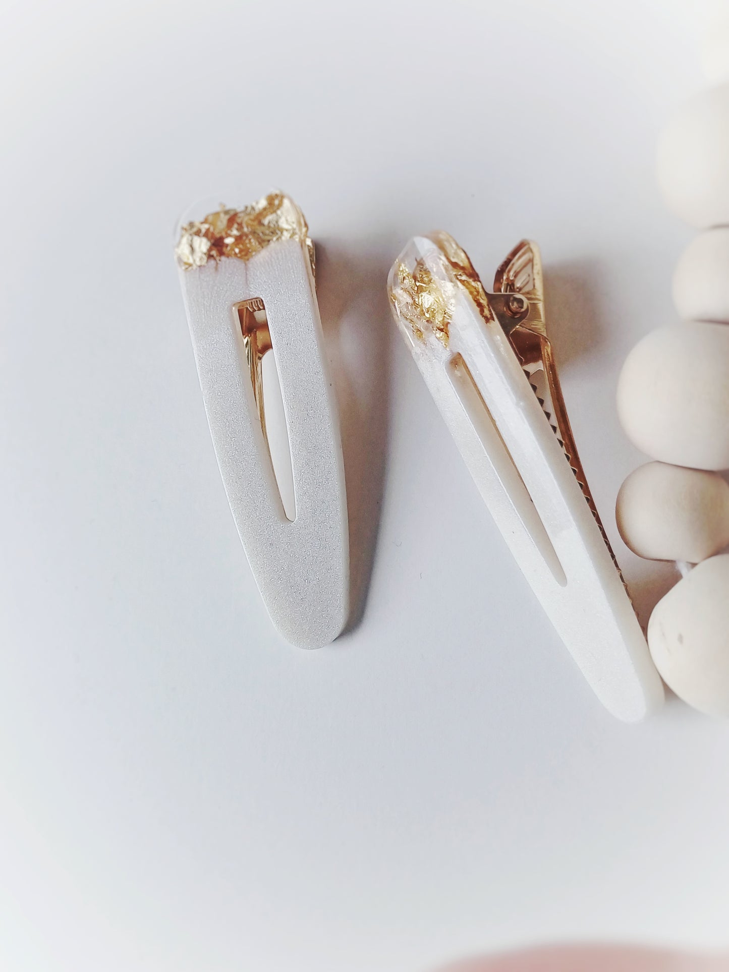 Soléa, the resin hair clips