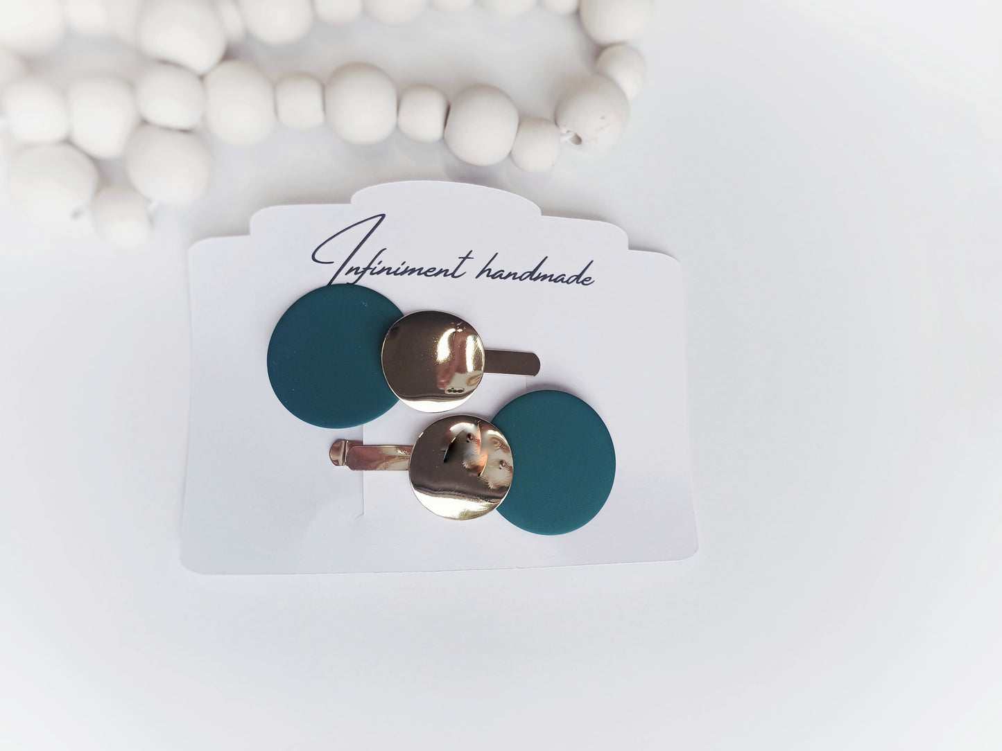 Opaline, the “hair slides”