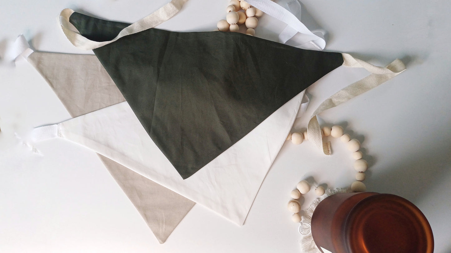Amandine, the small plain scarves