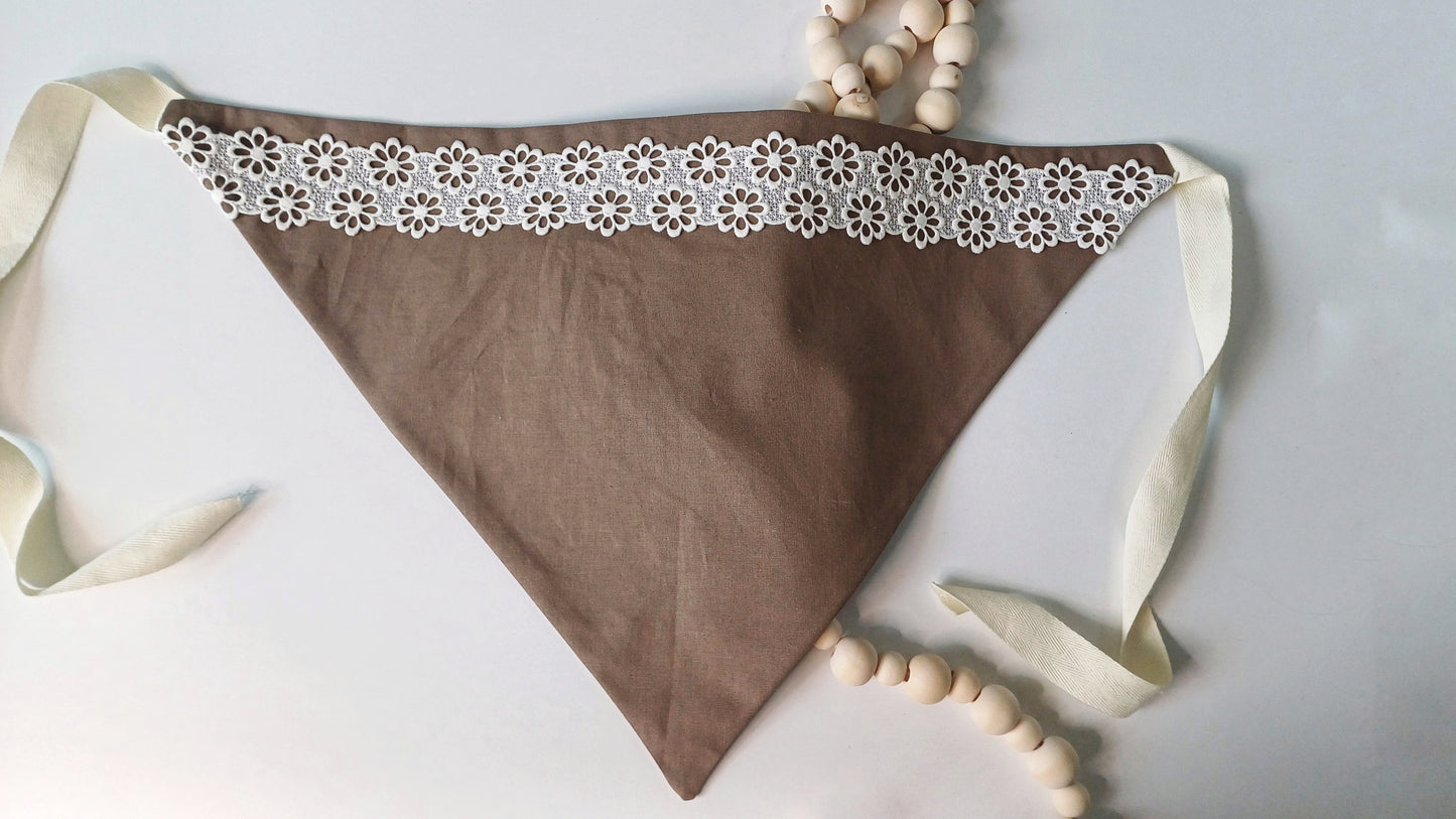 Roseline, the little scarves with lace