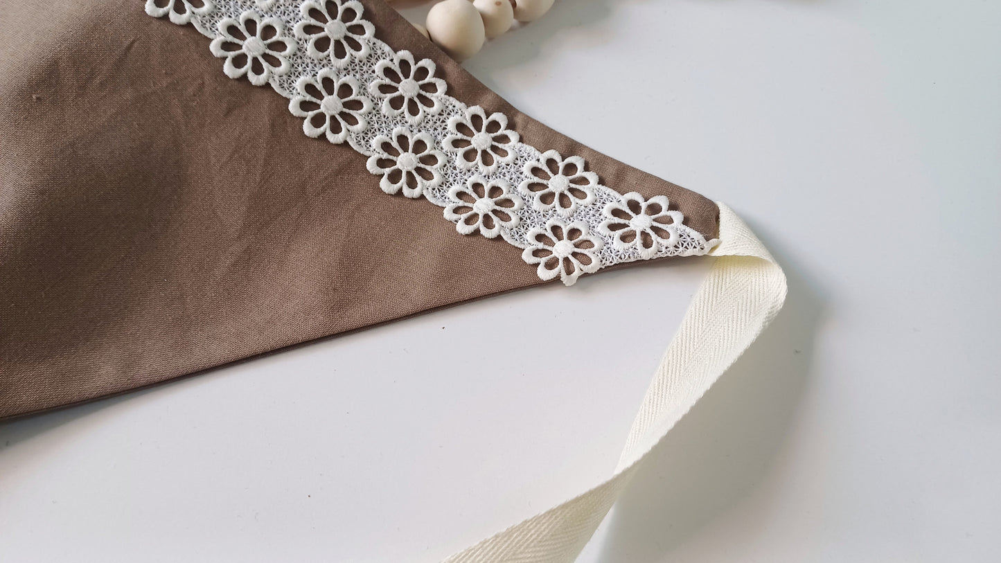 Roseline, the little scarves with lace