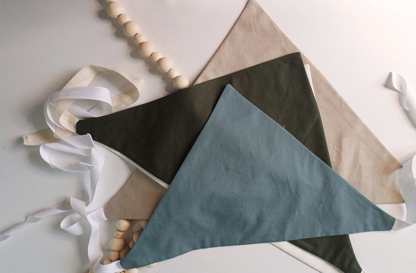 Amandine, the small plain scarves