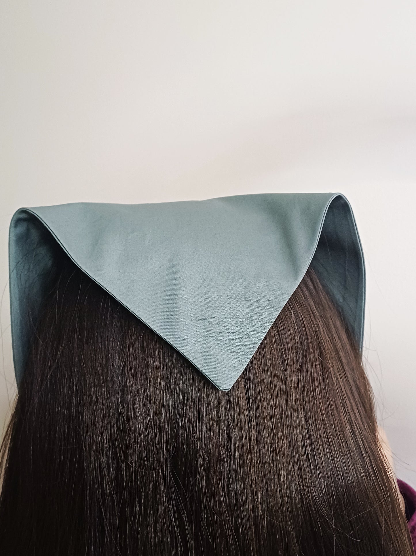 Amandine, the small plain scarves