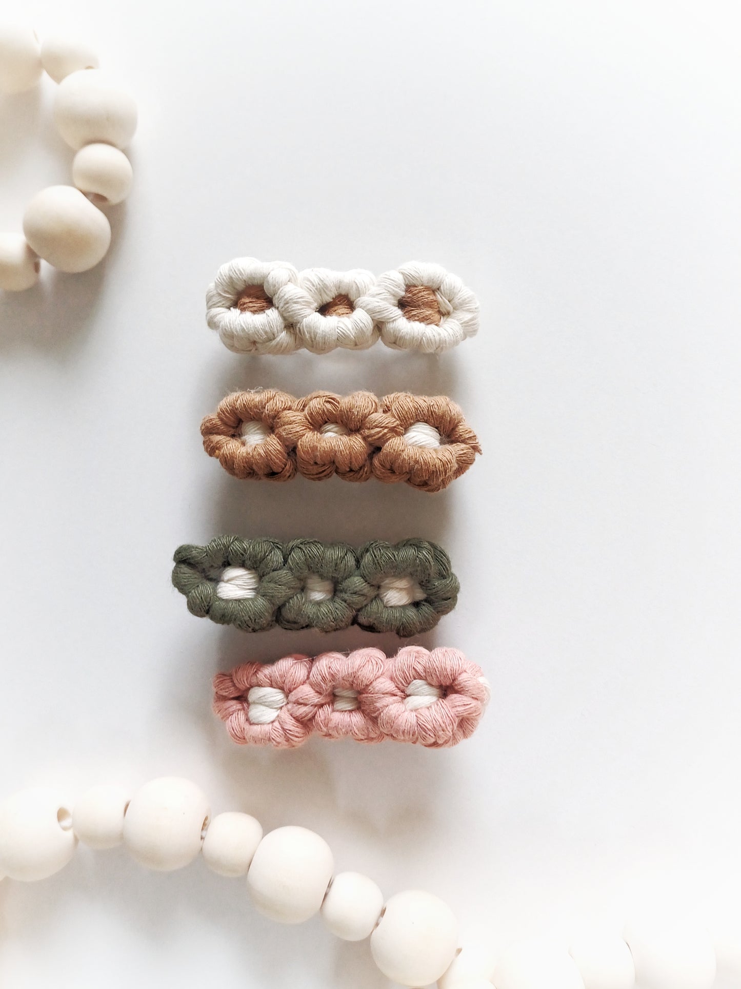 Roséa, la barrette fleurs en macramé