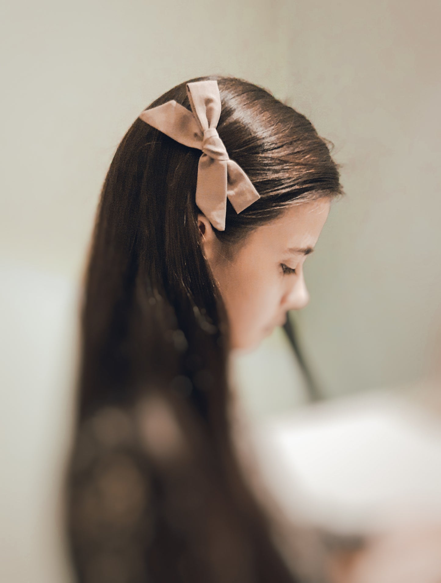 Alice, the tied knot