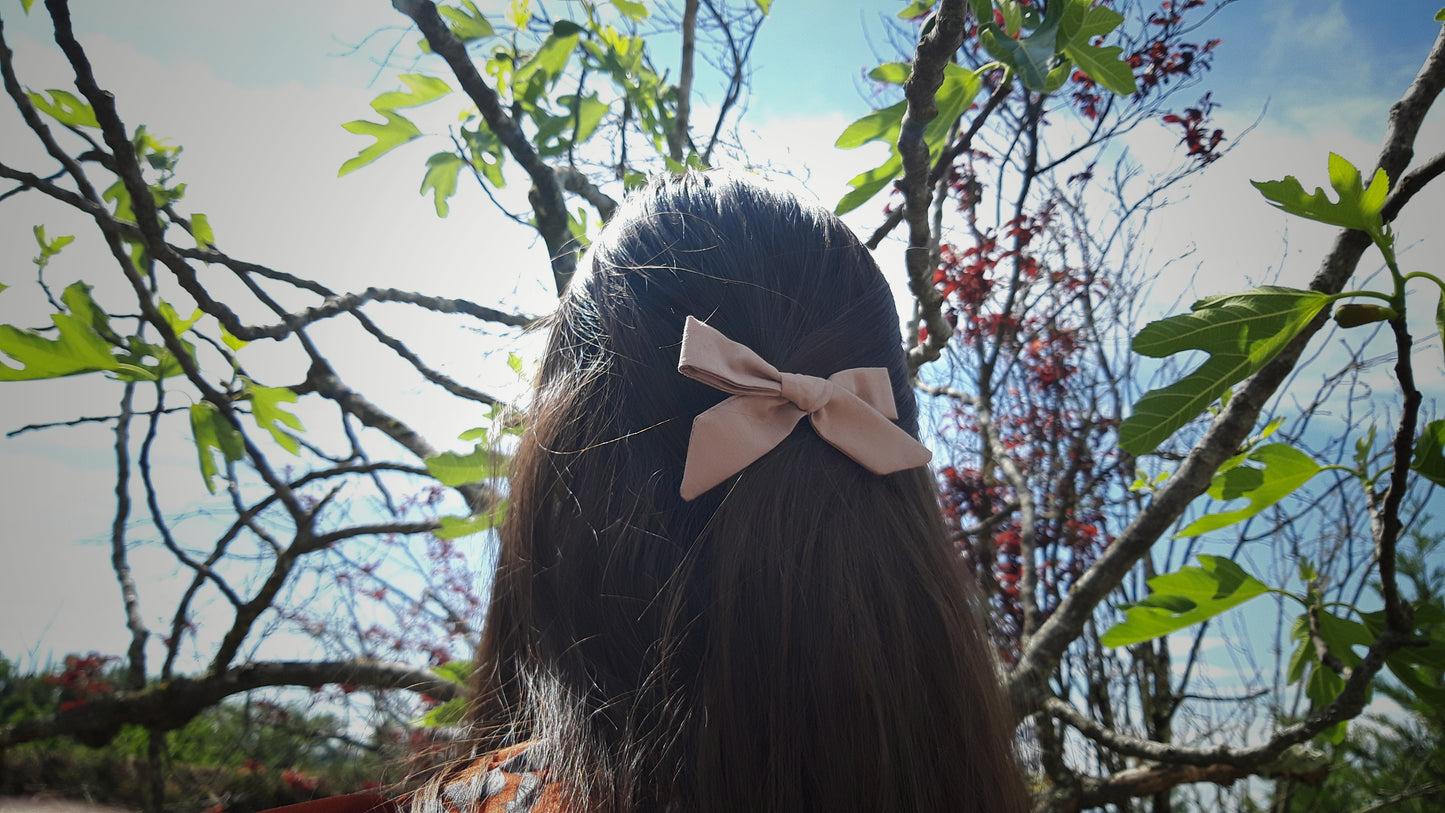 Alice, the tied knot
