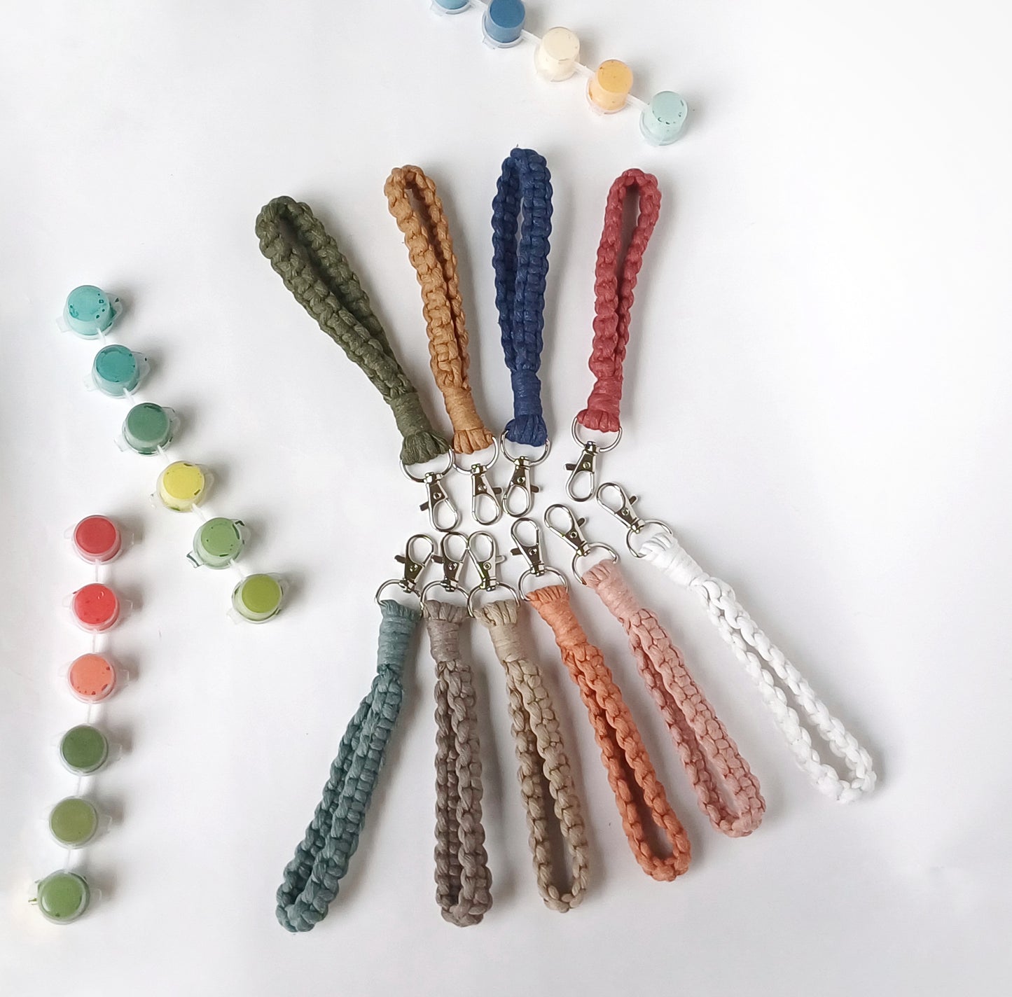 Tuscany, the macramé bracelet key ring