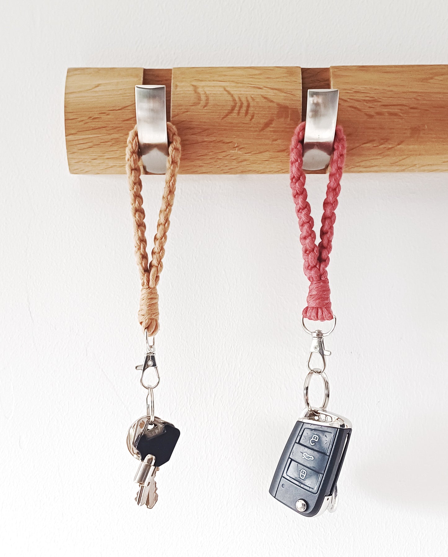 Tuscany, the macramé bracelet key ring