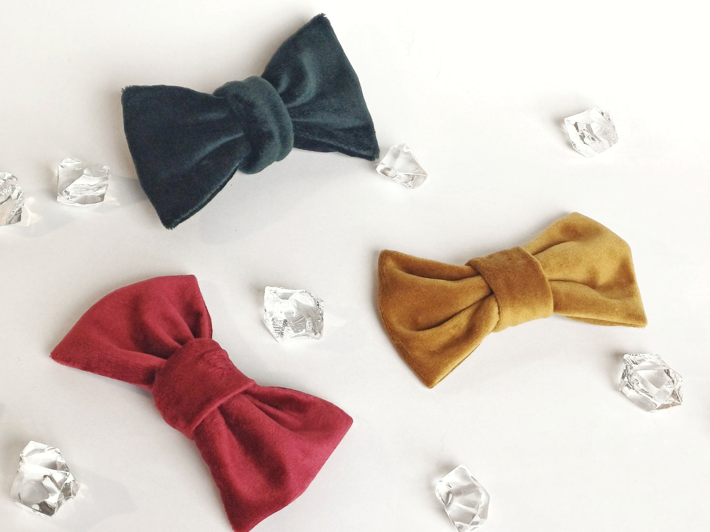 Emma, the simple velvet bow
