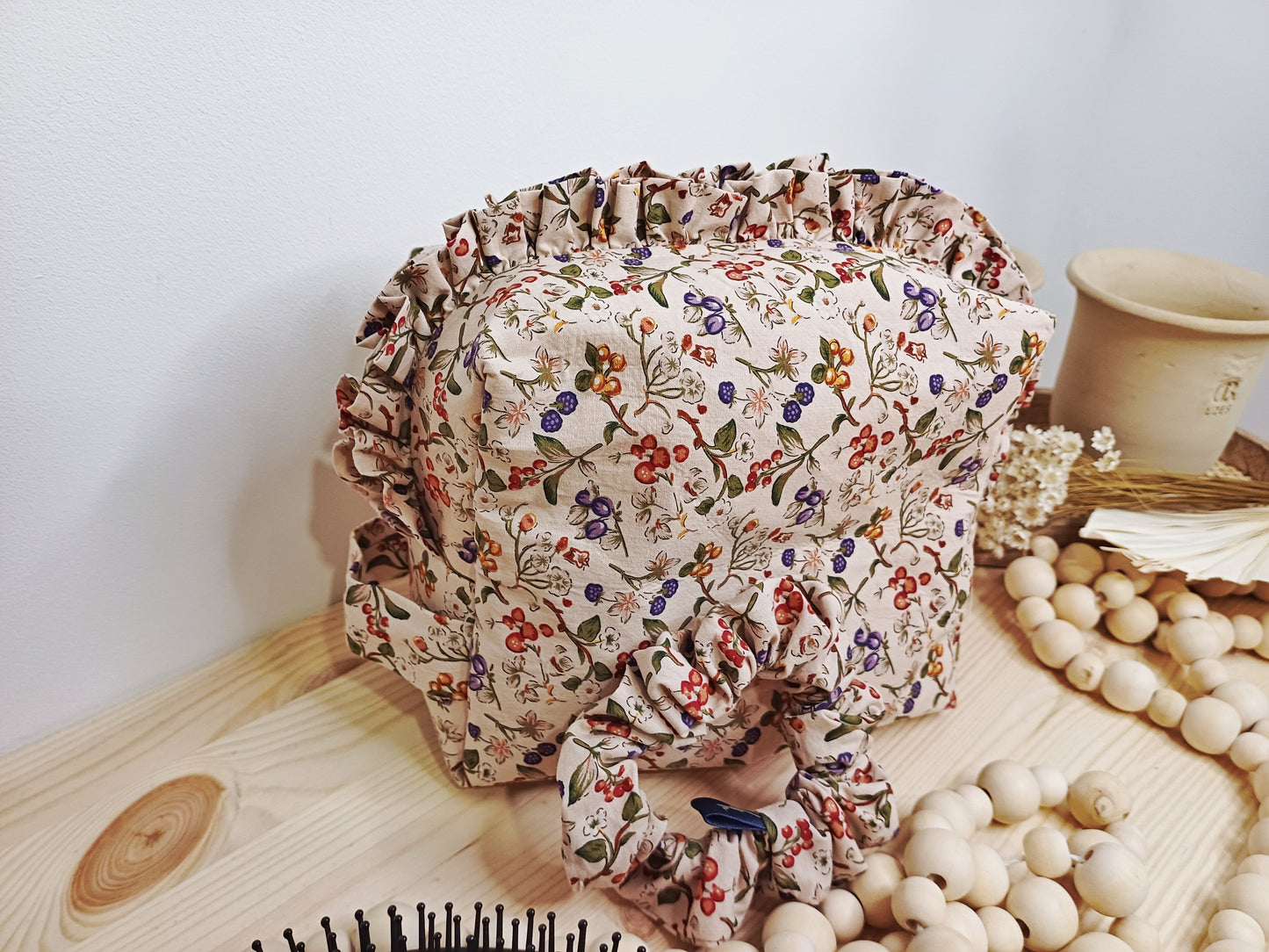 Colette, la trousse de toilette et son chouchou