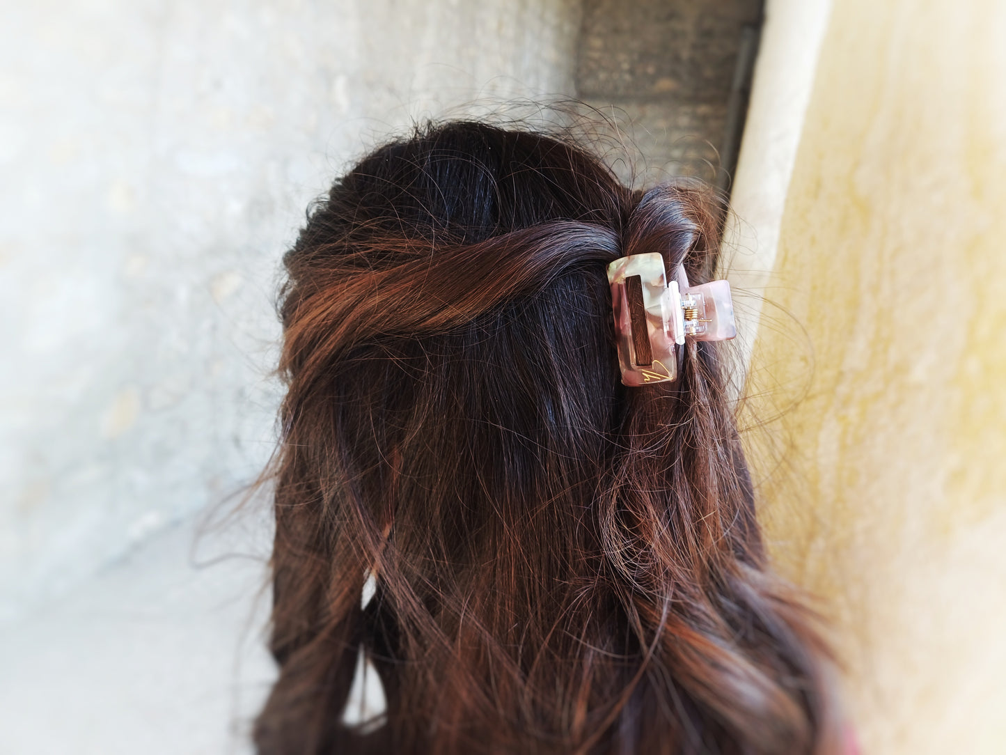 Mini Célia, the little hair claw clip
