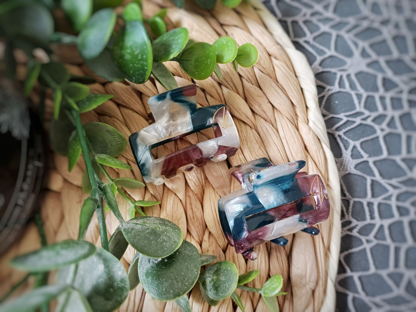 Mini Célia, the little hair claw clip