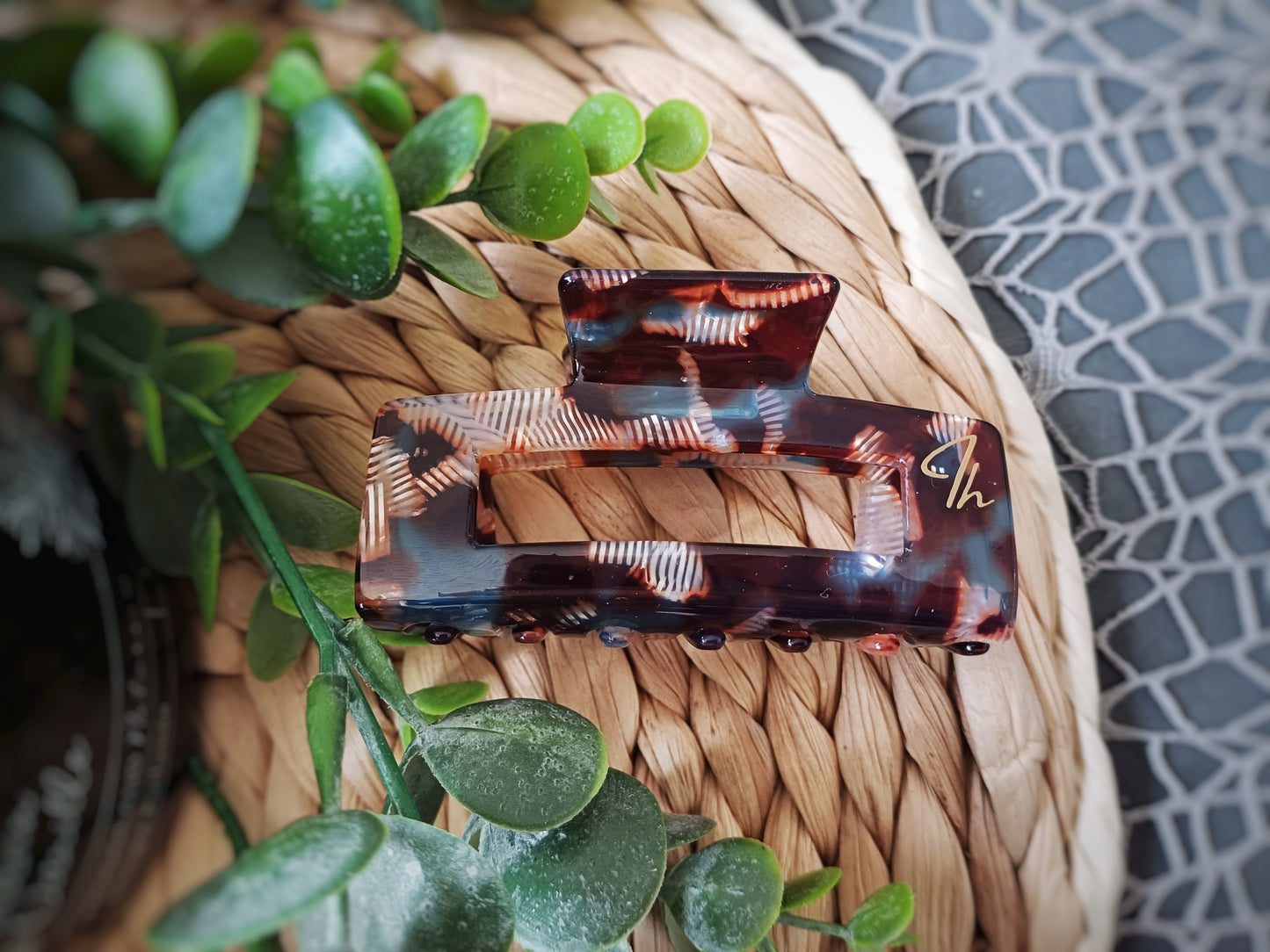 Célia, the hair claw clip
