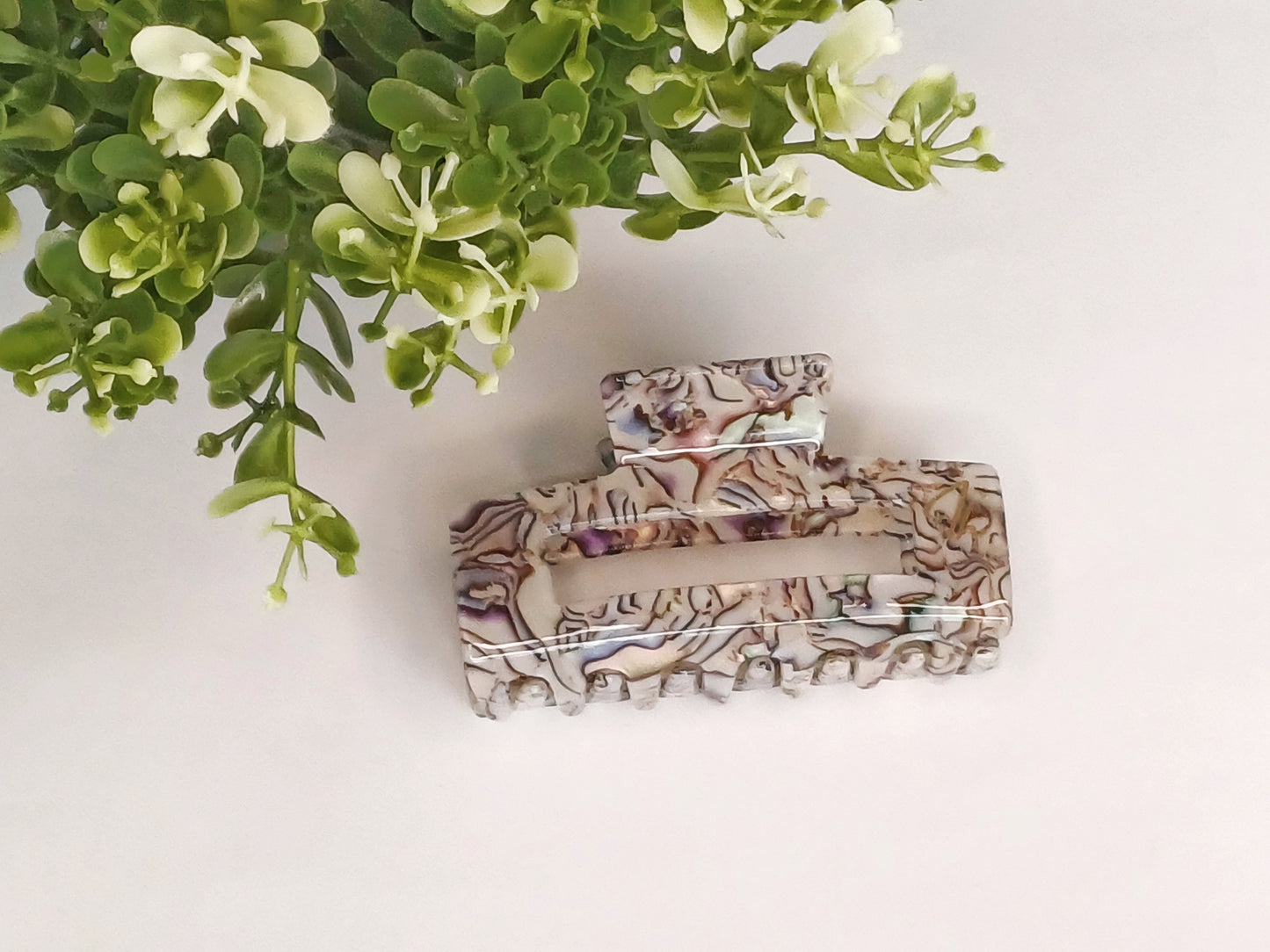 Célia, the hair claw clip