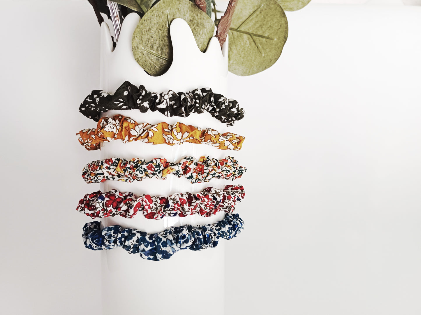 Lucy, le skinny scrunchie en tissu Liberty