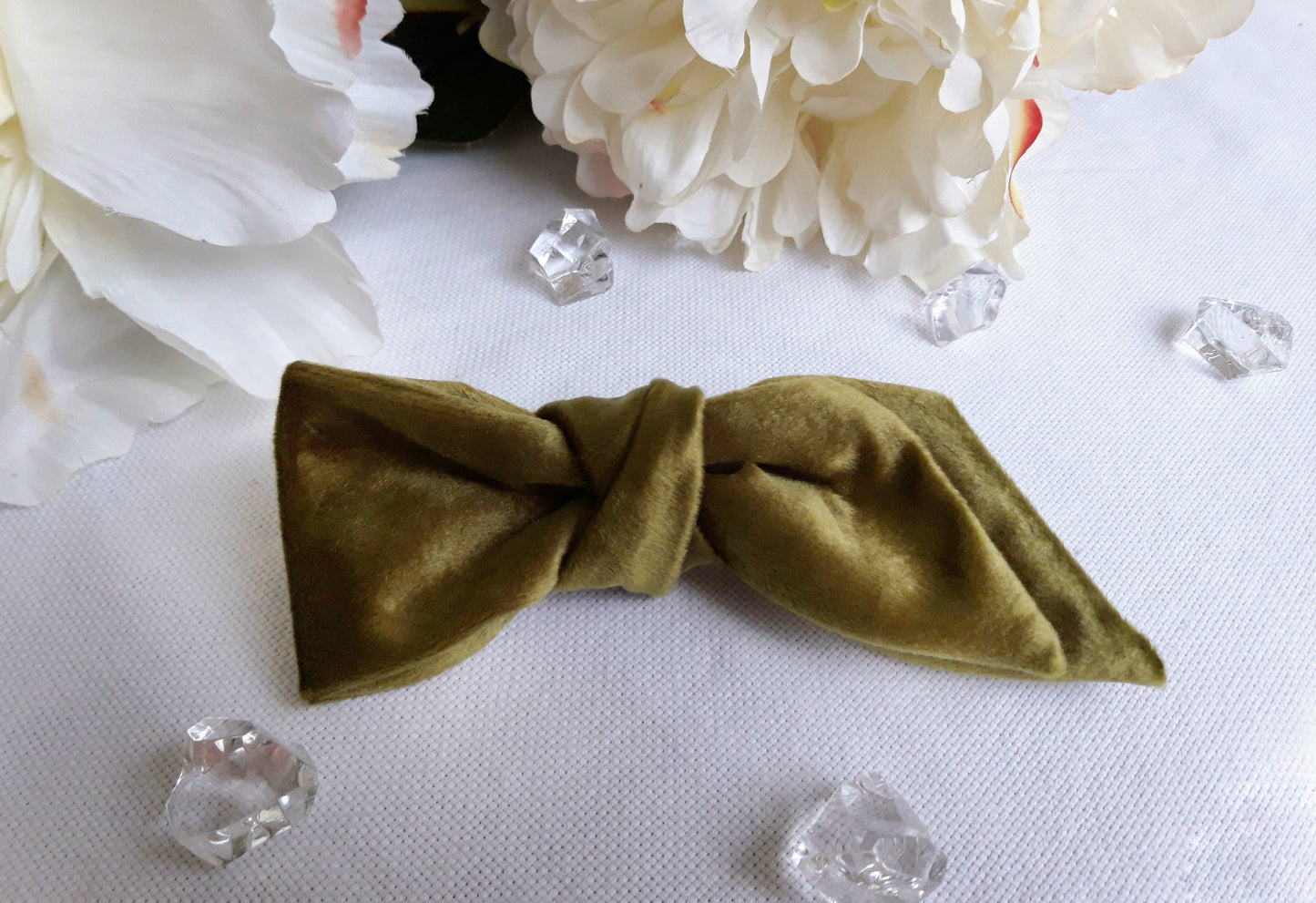 Antoinette, the chic velvet bow