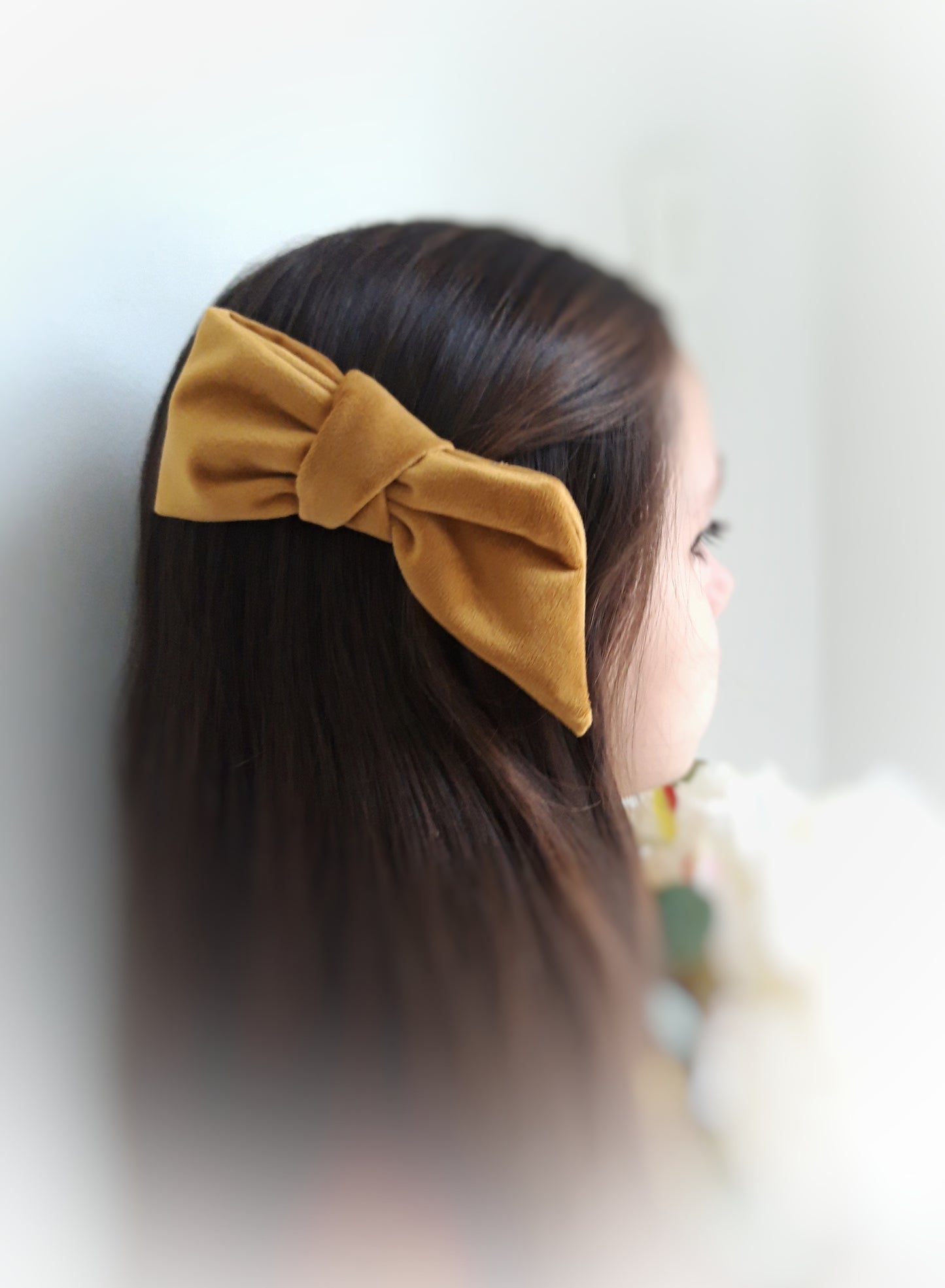 Antoinette, the chic velvet bow