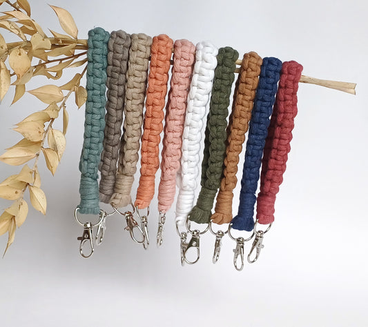 Toscane, le porte-clé bracelet en macramé